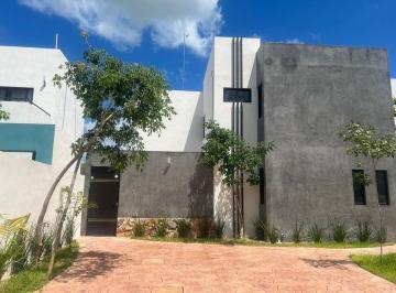 Casa en condominio de 3 habitaciones, Conkal · Casa en Privada Residencial en Conkal con Paneles Solares