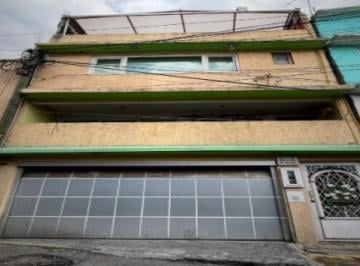 Casa · 190m² · 3 Recámaras · 1 Estacionamiento · Casa en Avaro Obregón