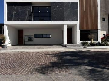 Casa · 476m² · 6 Recámaras · 3 Estacionamientos · Venta Casa en Lomas de Angelopolis Gran Reserva, 5 Recamaras