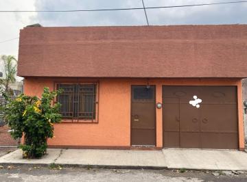 Casa de 3 habitaciones, Morelia · Casa de Una Planta en Jardines de Guadalupe