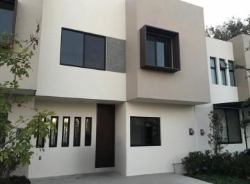 Casa en condominio de 3 habitaciones, Zapopan · Casa en Venta en Solares (Santillana)