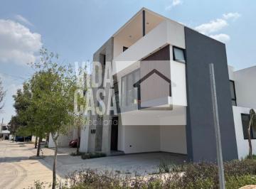Casa en condominio · 321m² · 4 Recámaras · 2 Estacionamientos · PH - Condominio Loretta