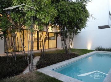 Casa en condominio · 200m² · 3 Recámaras · 2 Estacionamientos · Vendo Hermosa Casa en Cumbres Cancún