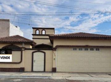 Casa de 3 habitaciones, Saltillo · Casa en Venta 1 Piso San Patricio.
