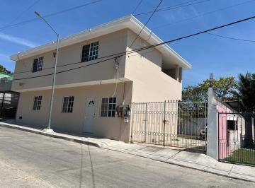 Casa · 450m² · 4 Recámaras · 5 Estacionamientos · Casa - San Arnoldo