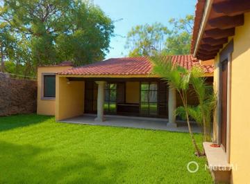 Casa de 3 habitaciones, Cuernavaca · En Venta Bonita Casa de un Nivel en Vista Hermosa