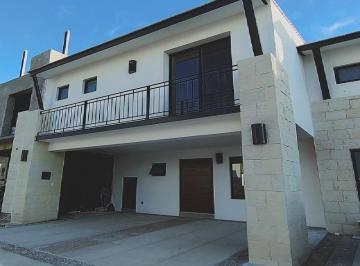 Casa de 3 habitaciones, Querétaro · Casa en Renta en Torre de Piedra El Salitre Querétaro
