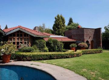 Casa · 970m² · 4 Recámaras · Casa en Fraccionamiento La Asunción