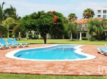 Casa · 450m² · 4 Recámaras · 2 Estacionamientos · Casa en Renta en La Cruz de Huanacaxtle Bahia de Banderas Frente Al Mar
