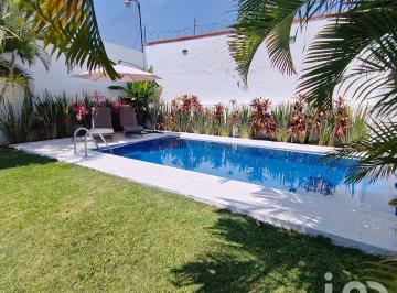 Casa · 216m² · 3 Recámaras · 2 Estacionamientos · Casa en Fracc. Pedregal de Oaxtepec, Morelos