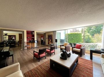 Casa · 450m² · 3 Recámaras · 4 Estacionamientos · Casa Moderna con Excelente Iluminación y Excelentes Espacios