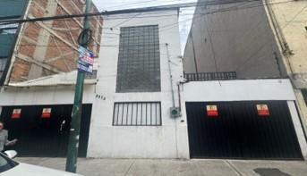 Terreno / Lote · 254m² · 2 Recámaras · 1 Estacionamiento · Terreno / Casa en Venta en Viaducto Piedad con Uso de Suelo Cerca de La Viga