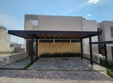 Casa · 223m² · 3 Recámaras · 2 Estacionamientos · Casa en Venta en El Nuevo Queretaro, Queretaro