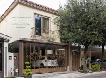 Casa · 387m² · 3 Recámaras · 2 Estacionamientos · Casa en Bosques de Las Cumbres