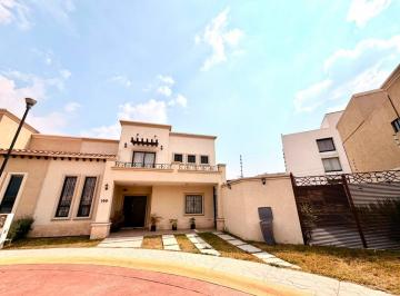 Casa de 2 habitaciones, Pachuca · Patrimonio de Alto Valor en Zona Exclusiva