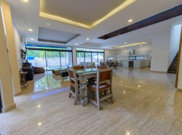 Casa de 5 habitaciones, Mérida · Casa en Country Club Mérida