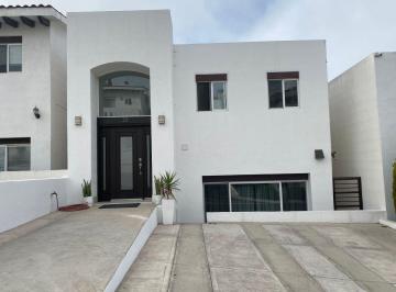 Casa Venta de 3 habitaciones · Casa en Venta - Playas de Tijuana