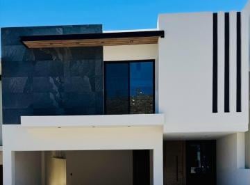 Casa · 257m² · 3 Recámaras · 2 Estacionamientos · Casa en Venta Fracc. Torralba $5,350,000.