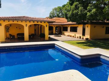 Casa · 735m² · 4 Recámaras · 6 Estacionamientos · Casa en Venta en Vista Hermosa Cuernavaca Morelos