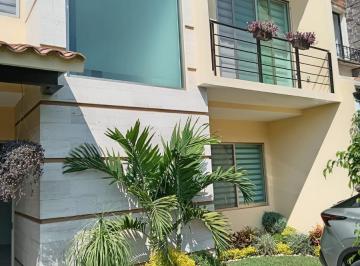 Casa · 160m² · 3 Recámaras · 2 Estacionamientos · Casa en Venta en Fraccionamiento con Vigilancia en Jiutepec Morelos