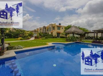 Casa · 160m² · 3 Recámaras · 2 Estacionamientos · Casa en Venta en Fraccionamiento con Vigilancia en Jiutepec Morelos