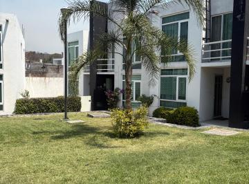 Casa en condominio de 3 habitaciones, Yautepec · Casa en Venta Oaxtepec. Cuenta con 3 Recámaras, 2 Baños, 2 Garage. Alberca - Jardín.