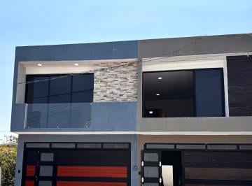 Casa de 3 habitaciones, Boca del Río · Casa Nueva Súper Amplia E Iluminada con Alberca y Minisplits!