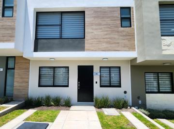 Casa · 120m² · 4 Recámaras · 2 Estacionamientos · Casa en Venta, en El Marques, Queretaro