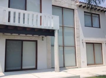 Casa de 4 habitaciones, Emiliano Zapata · Se Vende Casa en Paraiso Country Club con Vista Al Lago