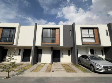 Casa en condominio de 3 habitaciones, Toluca · Casa en Renta en Toluca Cerca del Aeropuerto.