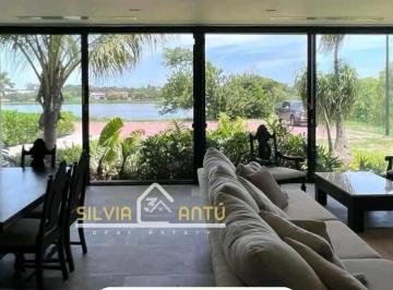 Casa · 395m² · 4 Recámaras · 4 Estacionamientos · Casa en Venta