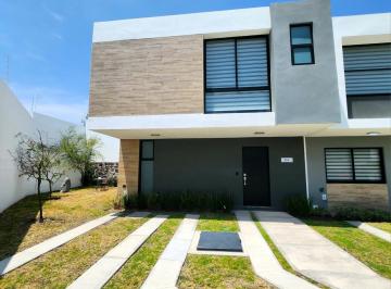 Casa · 143m² · 3 Recámaras · 2 Estacionamientos · Casa en Venta, en El Marques, Queretaro
