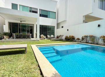 Casa de 4 habitaciones, Cancún · Se Vende Lujosa Casa en Res Cumbres con Alberca Privada