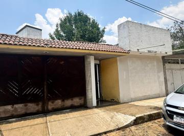 Casa · 300m² · 4 Recámaras · 2 Estacionamientos · Casa en Venta