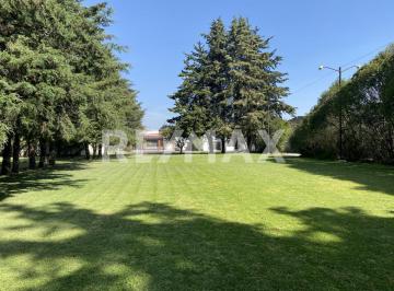 Casa · 300m² · 3 Recámaras · 5 Estacionamientos · Casa en Venta en Zinacantepec, Terreno con Construcción en Venta en Zinacantepec