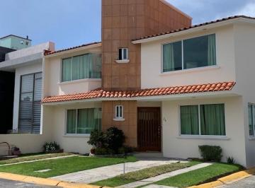 Casa · 240m² · 3 Recámaras · 2 Estacionamientos · Casa en Venta en Ex Hacienda San José, Casa en Condominio en Venta en Toluca