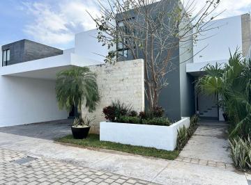 Casa en condominio de 4 habitaciones, Mérida · Casa en Excelente Ubicación
