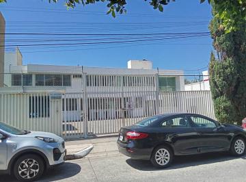 Oficina de 6 habitaciones, Zapopan · Oficinas con Uso de Suelo Mixto