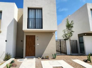 Casa · 73m² · 2 Recámaras · 2 Estacionamientos · Casa en Venta, en El Marques, Queretaro