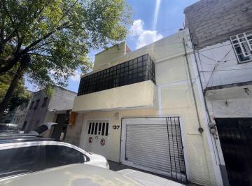 Casa uso de suelo de 4 habitaciones, Venustiano Carranza · Casa en Venta Canal del Norte 137