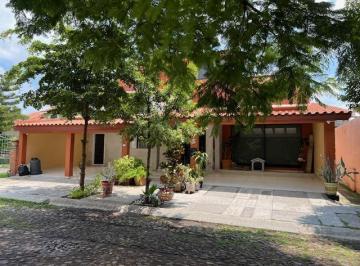 Casa · 588m² · 4 Recámaras · 4 Estacionamientos · Casa en Oportunidad Venta Residencial San Carlos León Guanajuato