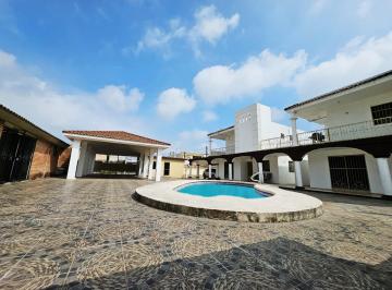 Área común al centro de la propiedad · Casa en Venta Linda Vista con Alberca Alta Plusvalía