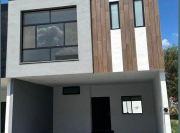 Casa · 274m² · 3 Recámaras · 2 Estacionamientos · Casa en Venta en Santiago, Nuevo León