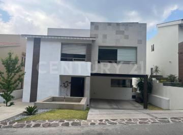 Casa · 544m² · 4 Recámaras · 3 Estacionamientos · Puerta Grande, Bosque Esmeralda, Atizapan