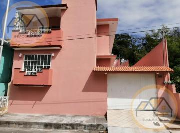 Casa · 250m² · 5 Recámaras · 4 Estacionamientos · Casa en Venta en Col. Unidad Veracruzana