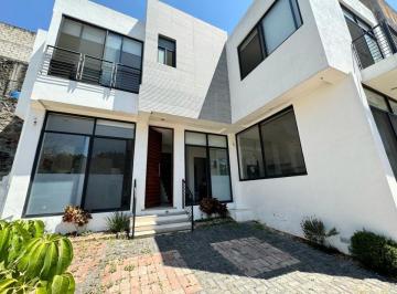 Casa · 160m² · 3 Recámaras · 2 Estacionamientos · Casa en Paraíso Escondido