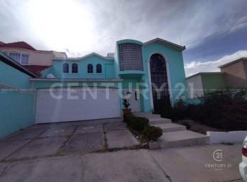 Casa · 413m² · 5 Recámaras · 2 Estacionamientos · Casa en Venta en El Campanario III Chihuahua, Chih.