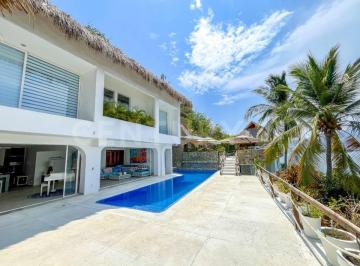 Edificio · 768m² · 10 Recámaras · 3 Estacionamientos · Edificio en Venta – Zona Tradicional Las Playas, Acapulco