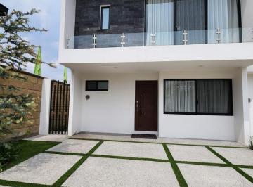 Casa · 133m² · 3 Recámaras · 2 Estacionamientos · Casa en Venta, en Juriquilla, Queretaro