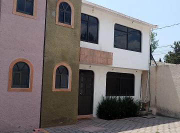 Casa de 3 habitaciones, Mineral de la Reforma · Casa en Venta Aun Costado de Paseos de Los Tulipanes en Privada Equipada 2 Niveles
